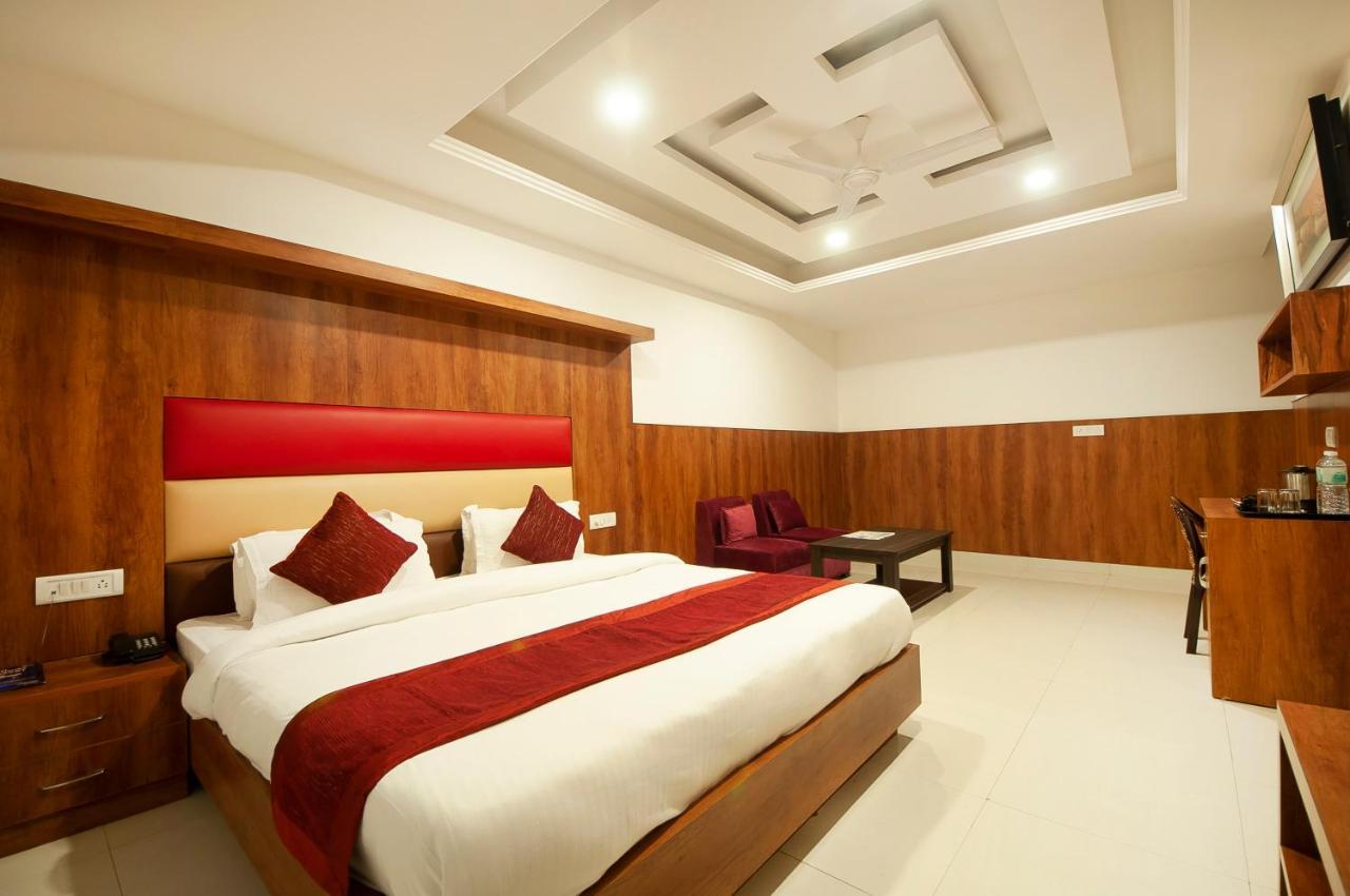Hotel Sm Suits Near Delhi Airport-Unit By Grand Urban Luxury ニューデリー エクステリア 写真