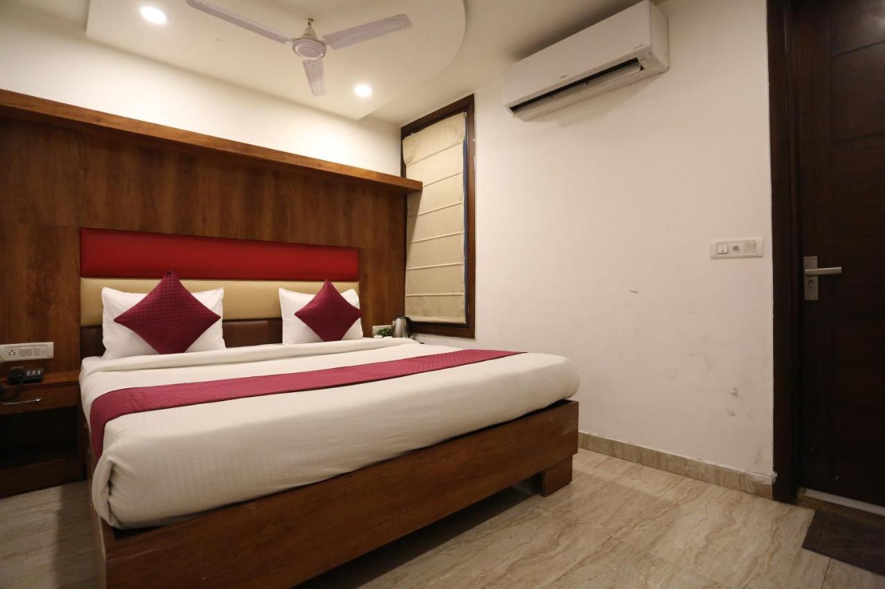 Hotel Sm Suits Near Delhi Airport-Unit By Grand Urban Luxury ニューデリー エクステリア 写真