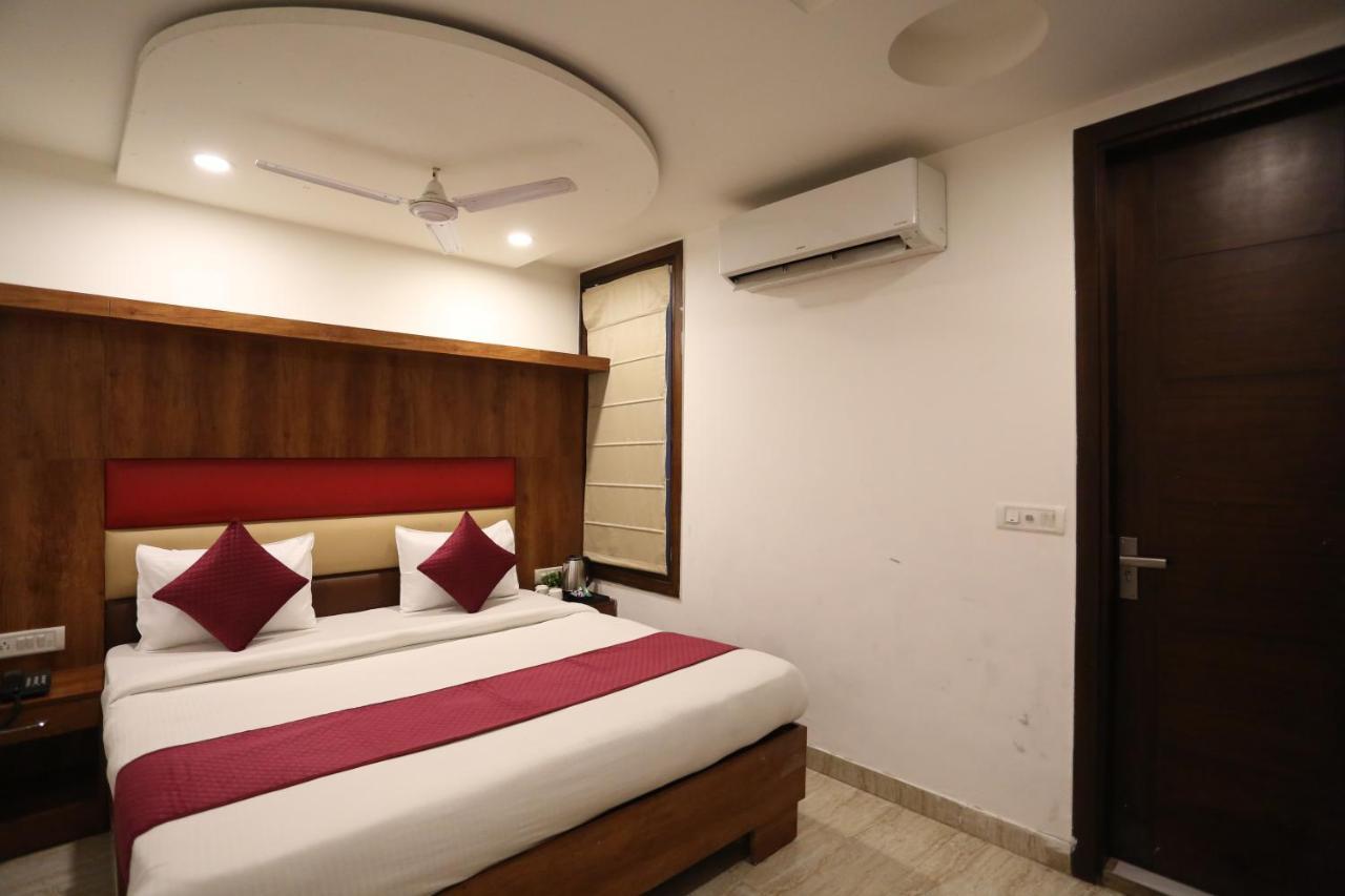 Hotel Sm Suits Near Delhi Airport-Unit By Grand Urban Luxury ニューデリー エクステリア 写真