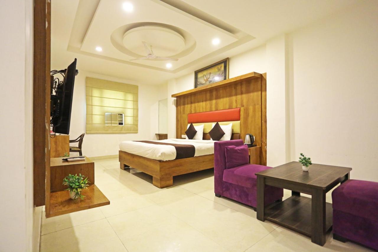 Hotel Sm Suits Near Delhi Airport-Unit By Grand Urban Luxury ニューデリー エクステリア 写真