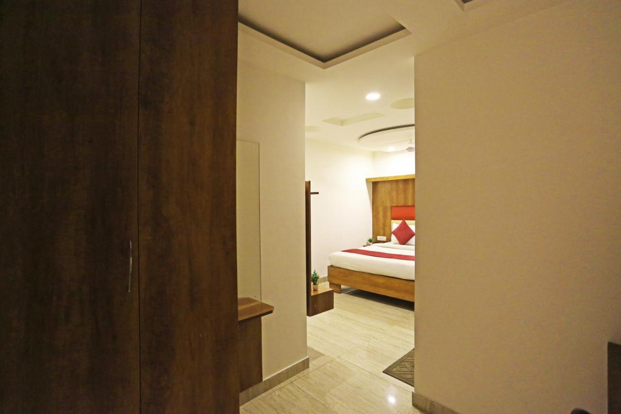 Hotel Sm Suits Near Delhi Airport-Unit By Grand Urban Luxury ニューデリー エクステリア 写真