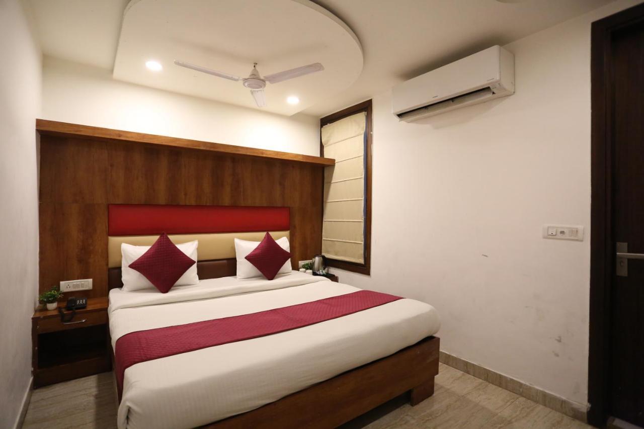 Hotel Sm Suits Near Delhi Airport-Unit By Grand Urban Luxury ニューデリー エクステリア 写真
