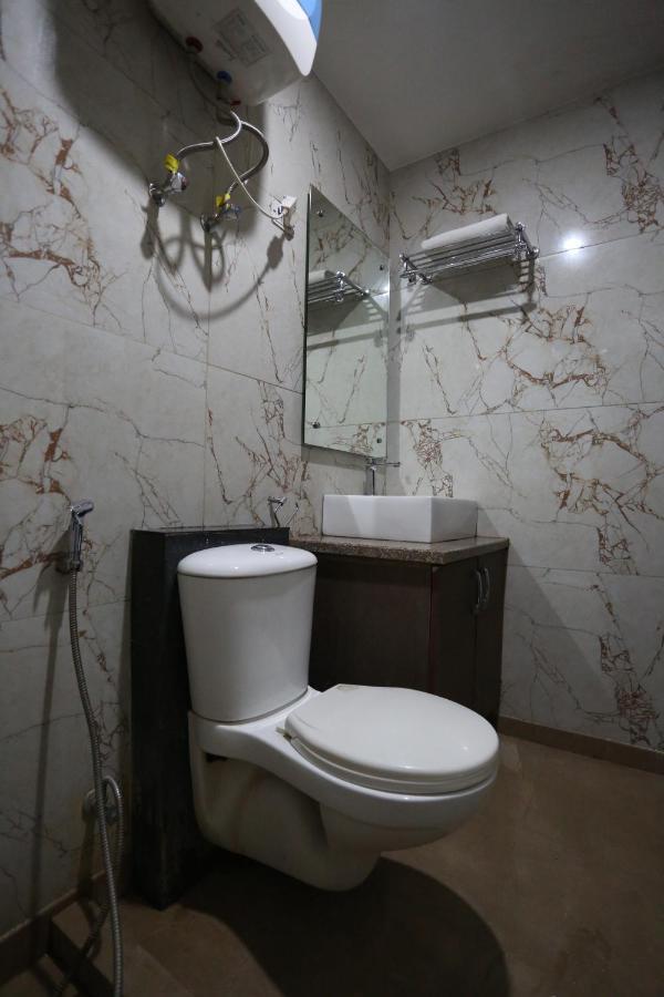 Hotel Sm Suits Near Delhi Airport-Unit By Grand Urban Luxury ニューデリー エクステリア 写真